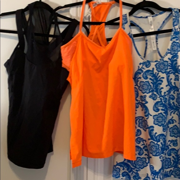 Workout tops - Picture 1 of 4